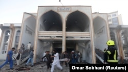 مسجد امام زمان در شهر کابل بعد از حملات انتحاری و مسلحانه