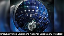 Nacionalno postrojenje za paljenje u američkoj Nacionalnoj laboratoriji Lorens Livermor u Kaliforniji u kojem je izveden eksperiment reakcije fuzije.