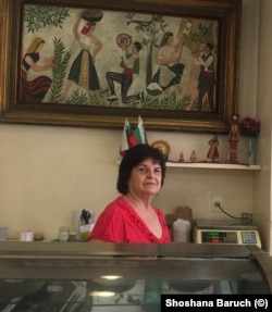  Шошана Барух пред касата на нейната Casa Bulgara 