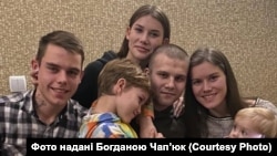Найочікуваніша зустріч братів і сестер, племінників із Юрієм Кузьмінським, який у російському полоні був 9 місяців
