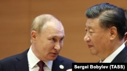 Президент РФ Владимир Путин и Председатель Китайской Народной Республики Си Цзиньпин (слева направо)