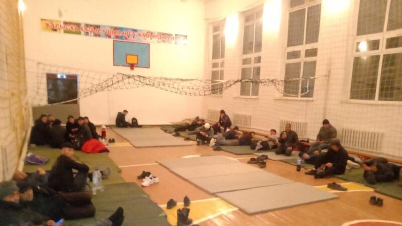 Еще более 30 граждан Узбекистана, оставшихся на морозе, эвакуированы из автобуса в Казахстане