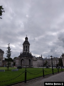 Trinity College Dublin, vecinul important dar exclusivist al comunității din Zona Docurilor.