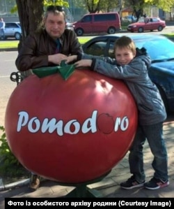 В’ячеслав Ялишев з татом Євгеном. Фото із особистого архіву родини