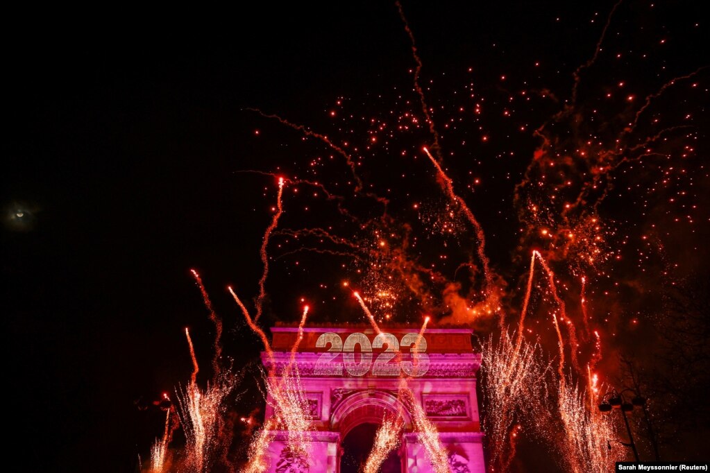 Festimet për Vitin e Ri në Paris të Francës. 