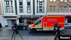 Tužioci i policija u Darmštatu su saopštili da su stanovi dva novinara iz Turske u Merfelden-Valdorfu, južno od Frankfurta, pretražena zbog sumnje na "kompromitujuće širenje ličnih podataka", ilustrativna fotografija