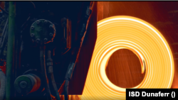 Félkész termék az ISD Dunaferr üzemében, dátum nélküli részlet a vállalat bemutatkozó videójából