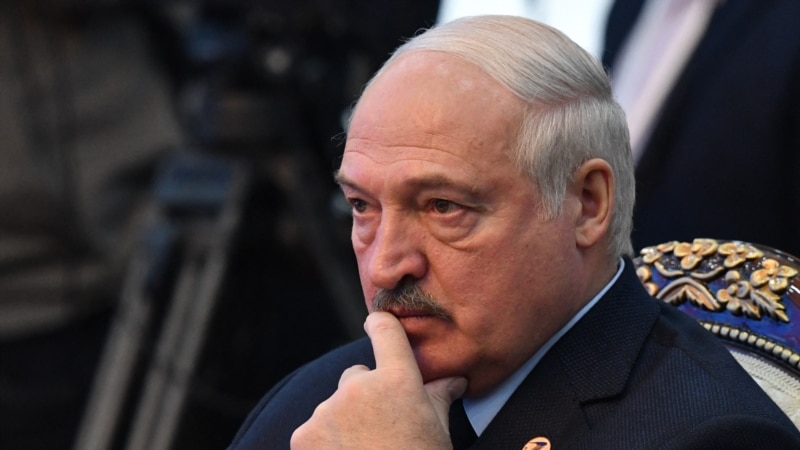 Лукашенко Жапаровду куттуктады