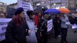 Protestë në Prishtinë: “Shteti po i lë gratë pa siguri” 