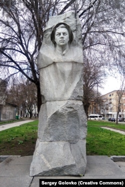 Памятник Александру Матросову в Днепре
