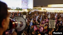 Protestatarii israelieni au scandat împotriva reformelor propuse de guvernului lui Benjamin Netanyahu, trăgând un semnal de alarmă despre atacul asupra democrației pe care îl reprezintă modificările legislative.