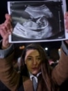 Në fund të vitit 2022, vrasja e një gruaje shtatzënë nga bashkëshorti i saj nxiti protesta në Kosovë. Pothuajse katër vjet më vonë, në gusht të këtij viti, një tjetër grua shtatzënë u vra, ndërsa për vrasjen e saj dyshohet sërish bashkëshorti.