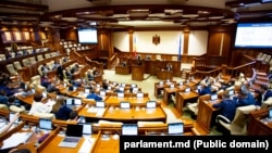 Pe 29 decembrie 2022, deputații au adoptat, în prima lectură, proiectul unei noi legi cu privire la taxa de stat