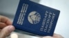Лукашенко запретил белорусам получать паспорта в дипмиссиях