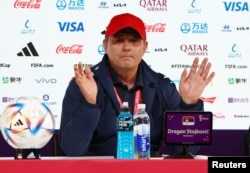 Selektor Srbije Dragan Stojković na konferenciji za novinare u glavnom medijskom centaru, Doha, FIFA Svetsko prvenstvo u Kataru 2022.