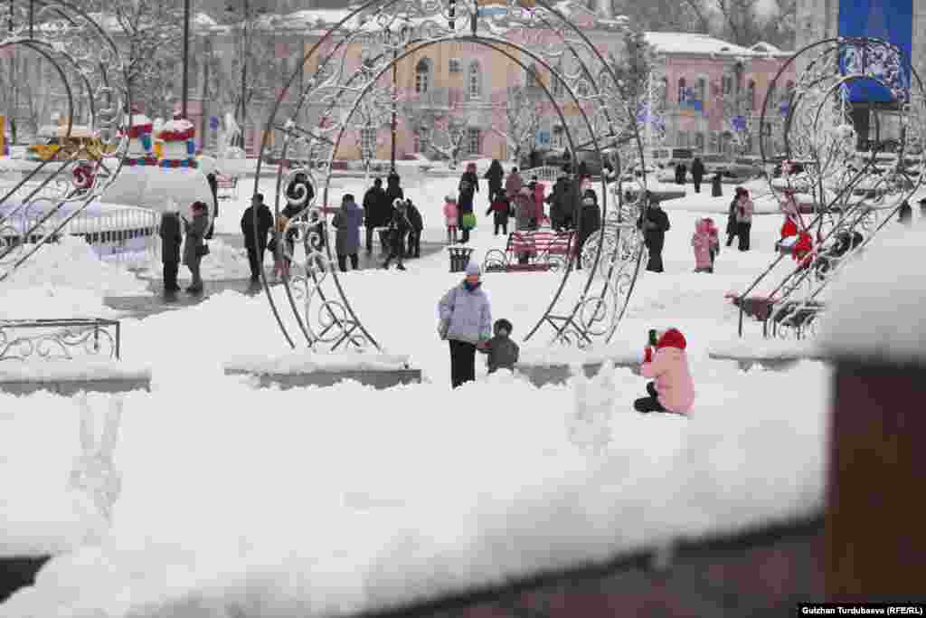 Ушул тапта Бишкекте абанын температурасы 1 градус болуп турат. Мындай аба-ырайы 14-январга чейин күтүлүүдө.&nbsp;