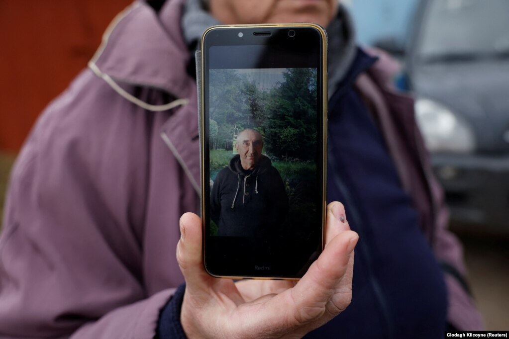 Ніна ще шукає свого чоловіка Сергія. «Нашим серцям стало б легше, якби ми знали, якби  ДНК збігалися. Ми провели разом 44 роки. Ми провели все життя разом», – каже вона журналісту агенції Reuters  