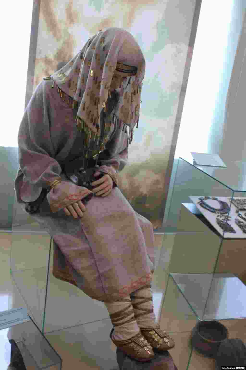 Реконструкция древнемокшанского женского костюма&nbsp;
