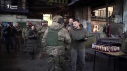 Украинага босқин: 300-кун | Зеленский шиддатли жанглар кетаётган фронт чизиғига борди