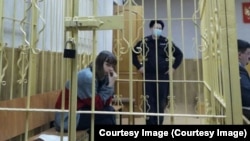 Деветнаесетгодишната Олесија Кривцова во судницата во Архангелск