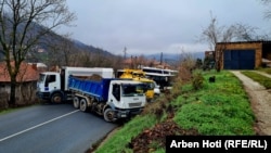 Barrikadat e vendosura në fshatin Rudarë, Zveçan. 12 dhjetor 2022.