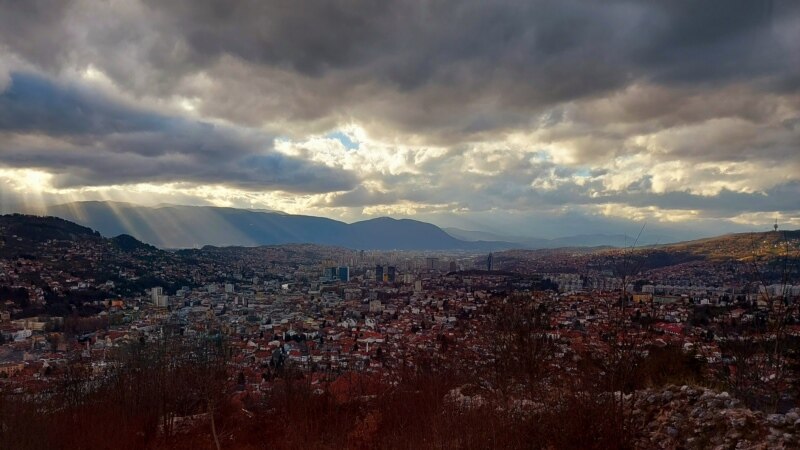 Sarajevo ukinulo mjere uvedene zbog zagađenja, vjetar očistio zrak  