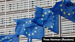 Flamujt e Bashkimit Evropian - Fotografi ilustruese nga arkivi.