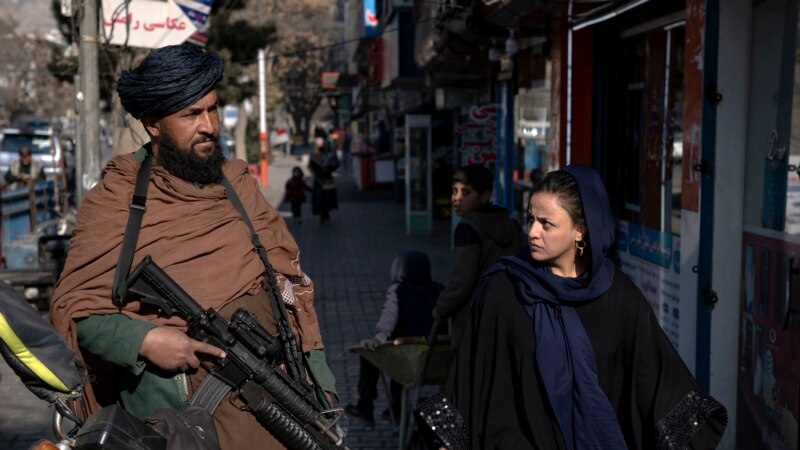 روزنامهٔ پرس اند ژورنال: دختران و زنان در افغانستان مانند زندانی ها به سر می برند