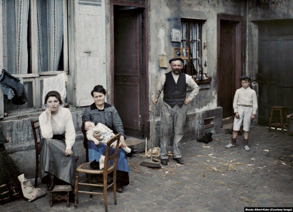 Një familje në Paris më 1914.