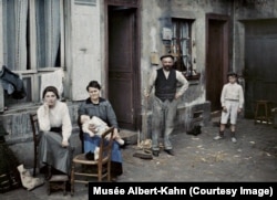 Një familje në Paris më 1914.