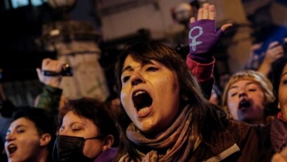 Над 150 жени участвали в демонстрация в Истанбул в петък