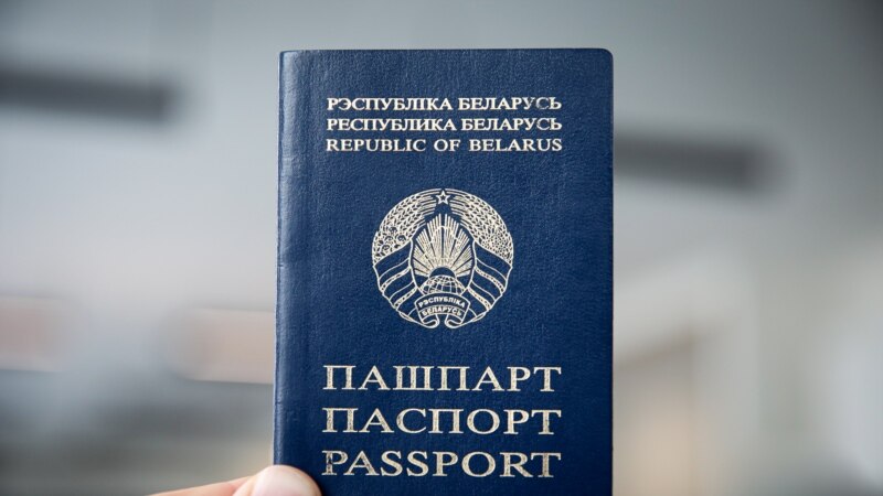Лукашенка чит илләрдәге беларусларга консуллыклар һәм илчелекләр аша паспорт алуны тыйды