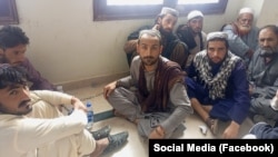 تعدادی از افغانهای زندانی در پاکستان 