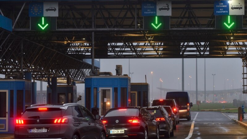 Болгария ввела запрет на въезд машин с российскими номерами