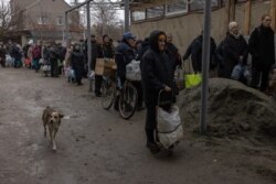 Жители освобожденного Херсона в очереди за водой. Конец ноября 2022 года