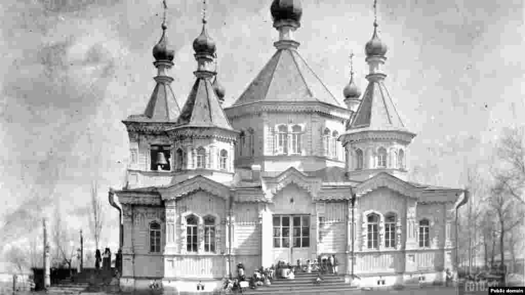 Караколдогу &ldquo;Ыйык Троица&rdquo; чиркөөсү. 1895-жылы курулган.