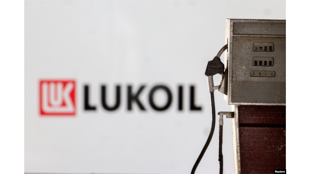 Ungaria și Slovacia acuză Ucraina că sancționând concernul LUKoil le-a „tăiat” importurile de petrol. De fapt, lucrurile sunt mai complicate.