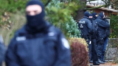 Екстремистката група Райхсбюргер трупа оръжие и разпространява антисистемни и конспиративни