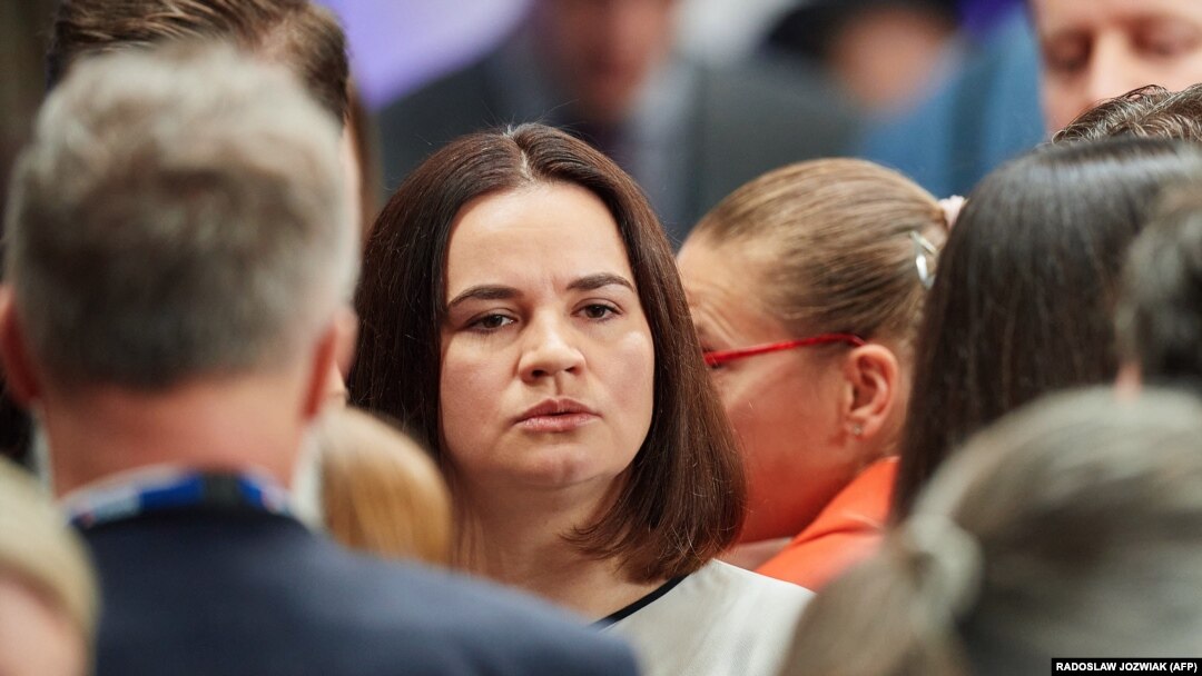  Țihanovskaia, în vârstă de 40 de ani, a fugit din Belarus după ce a candidat la președinție în 2020 împotriva autocratului Alexandr Lukașenko.