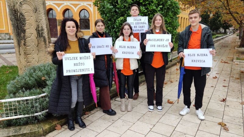 Mirna šetnja učenika u Mostaru: Zaustavite nasilje nad ženama