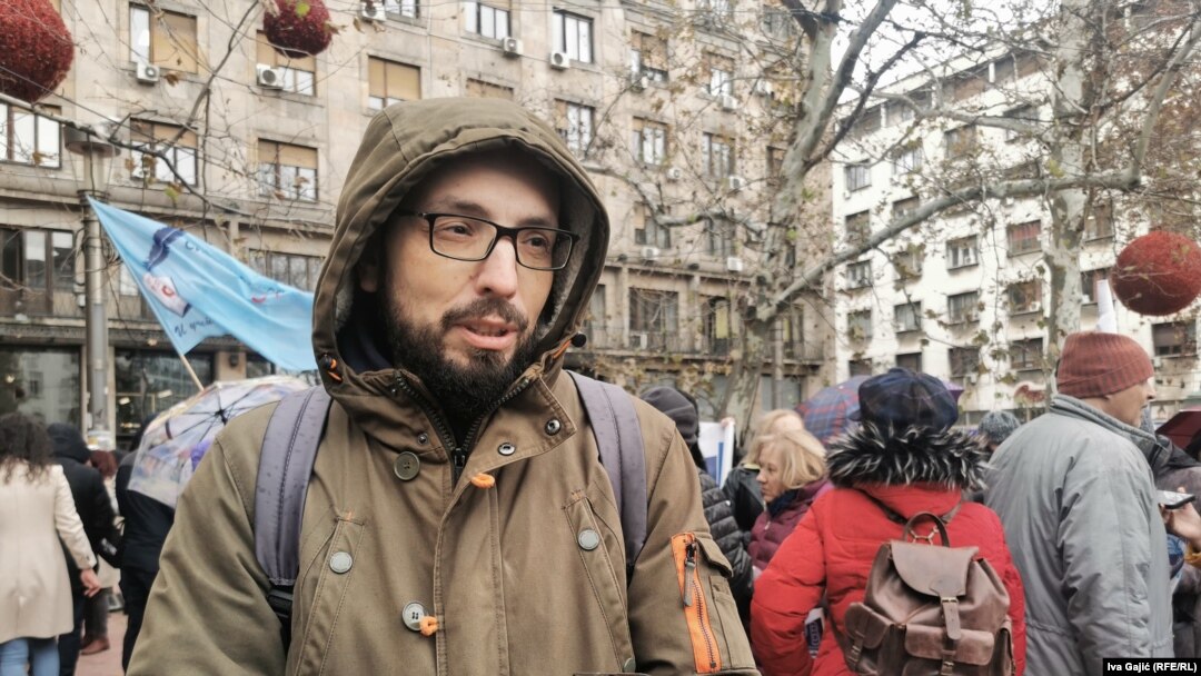 Profesor Stevica Maksimović: "Ako je potrebno proglasiti i status službenog lica za prosvetne radnike kako bi bili zaštićeniji".