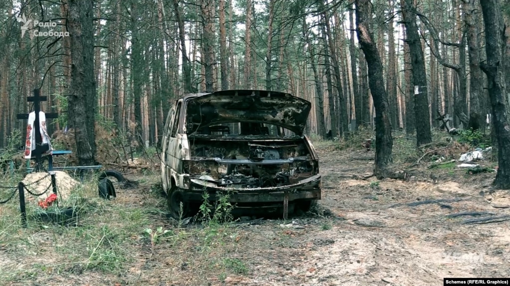 Згоріла автівка ритуальної служби, яку обстріляли військові РФ