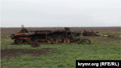 Любомировка. Николаевская область. Уничтоженный Т-72 ВСУ. По информации местных жителей, экипажа внутри не было. Ноябрь 2022 года