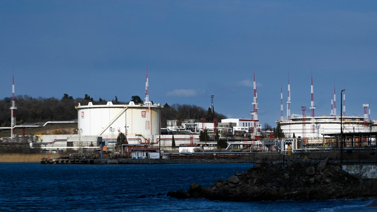 Bulgarian authorities nationalized Lukoil oil terminal