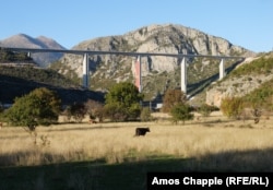 Një urë e autostradës në veri të Podgoricës.