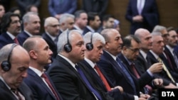  В състава на българската делегация вземат участие министрите на външните работи, на енергетиката, на вътрешните работи и на защитата - Николай Милков, Росен Христов, Иван Демерджиев, Димитър Стоянов 