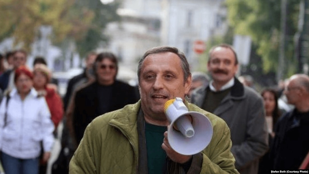 Daniel Vighi, scriitor și activist civic neobosit, face parte din ceea ce se numește „spiritul Timișoarei” pe care l-a format și l-a apărat până la capăt. 