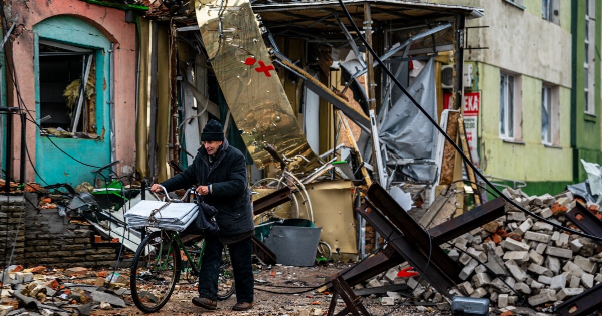 Russia Launches New Strikes On Ukraine As Fighting In East Remains Intense
