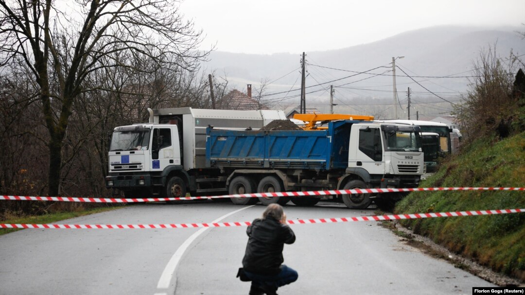 KOSOVO-SERBS/BLOCKADE