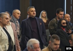 Кирил Добрев (в средата) беше възстановен от съда в ръководството на БСП.
